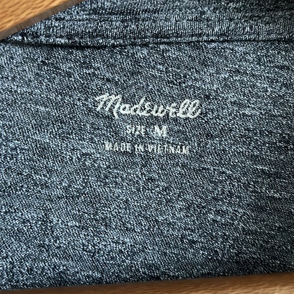 Madewell Women's Whisper Cotton V-Neck Grey Pocket Tee Size Medium - Picture 7 of 8